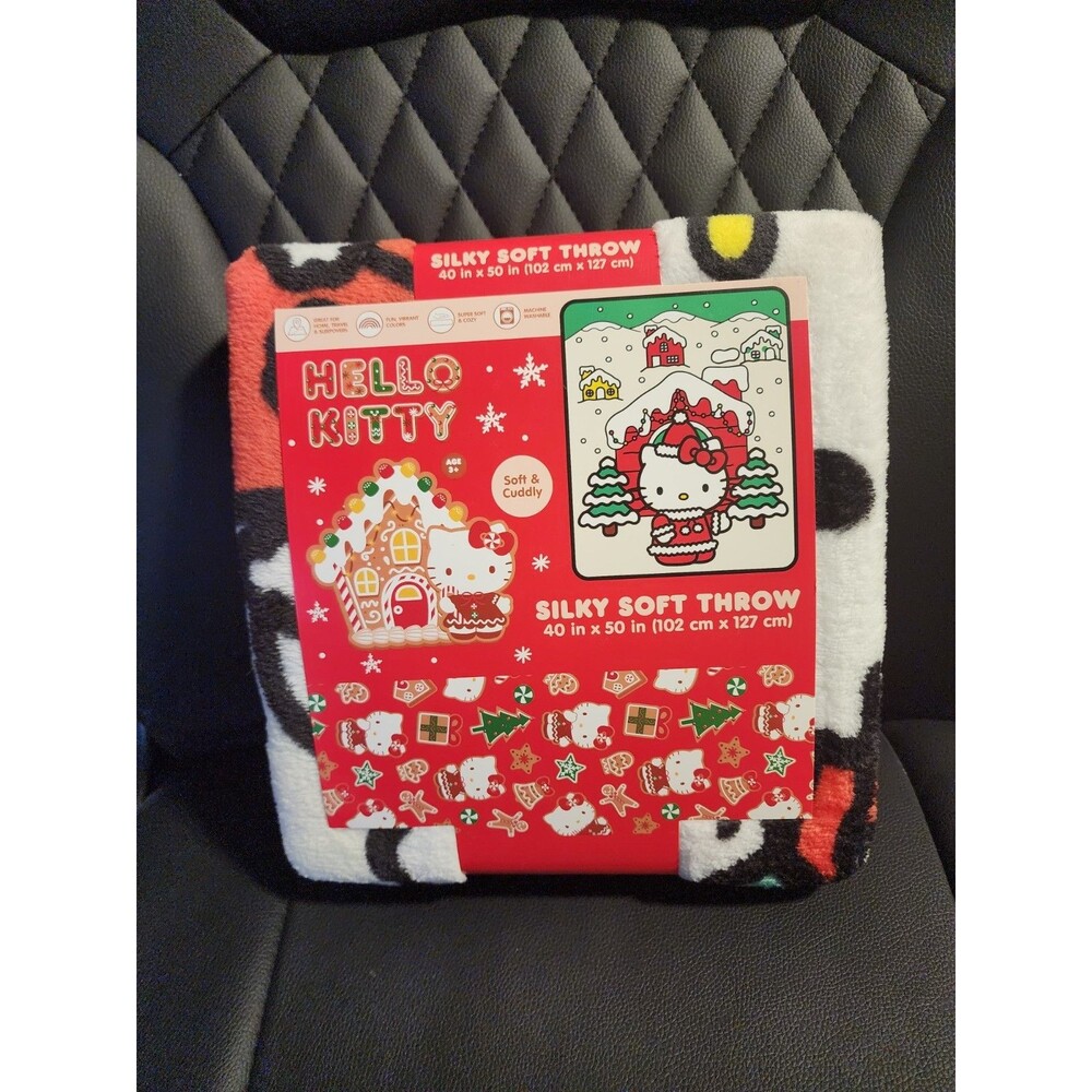 Hello Kitty Silky Soft Throw Christmas Blanket 40" x 50" Soft & Cuddly Brand New
